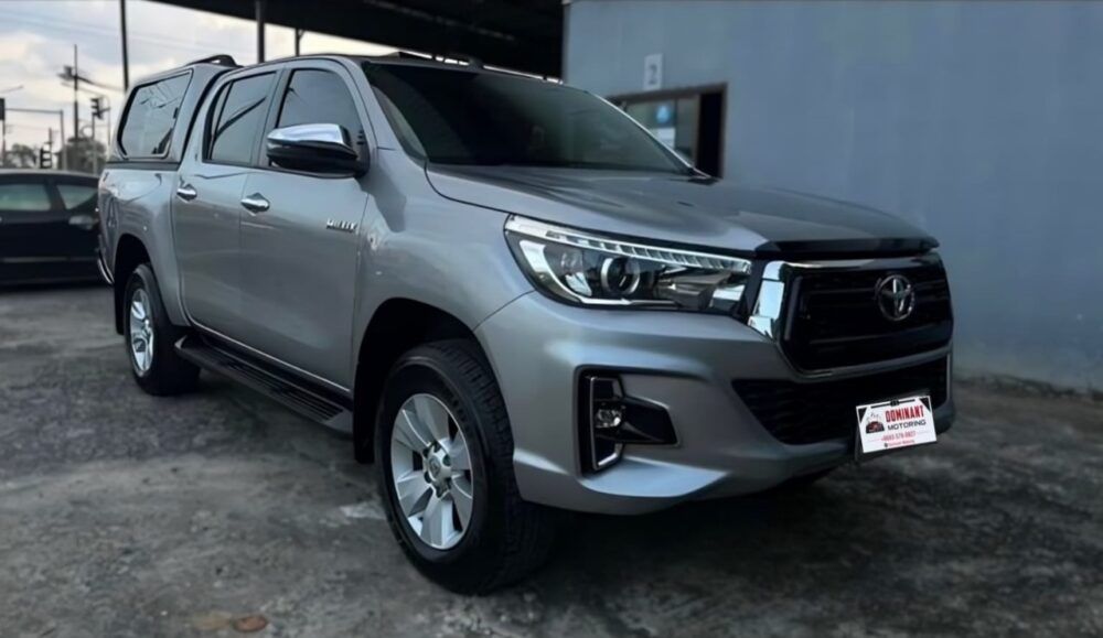 TOYOTA HILUX REVO