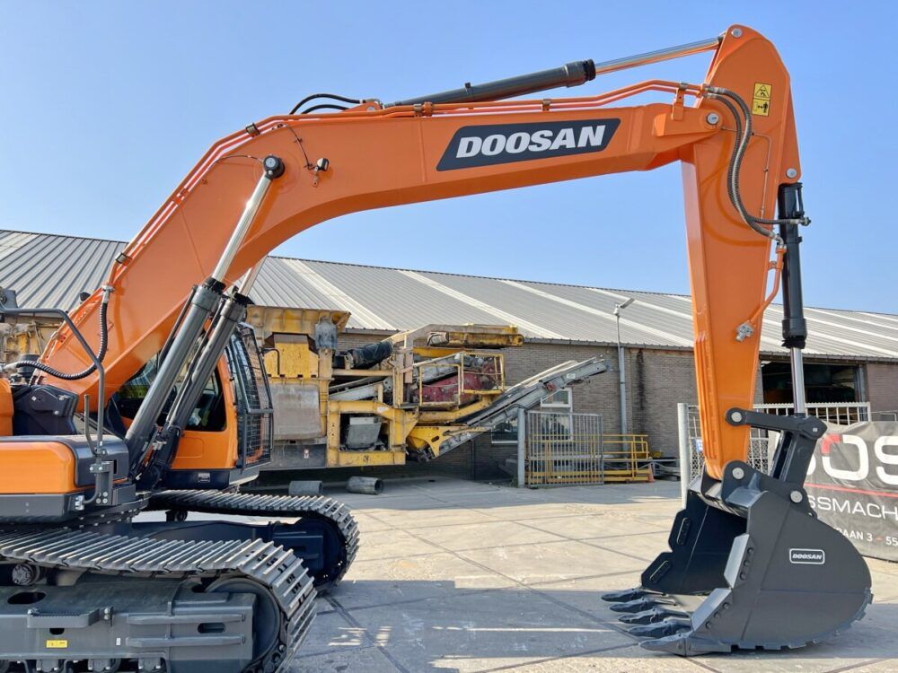 Doosan DX300LCA - Image 11