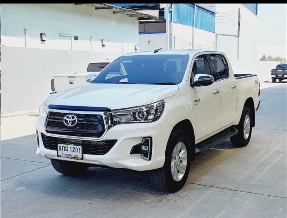 Toyota Hilux Revo - Image 13