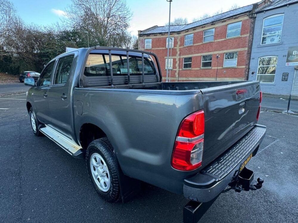 Toyota Hilux - Image 14