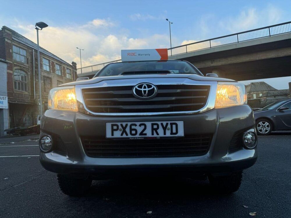 Toyota Hilux - Image 19