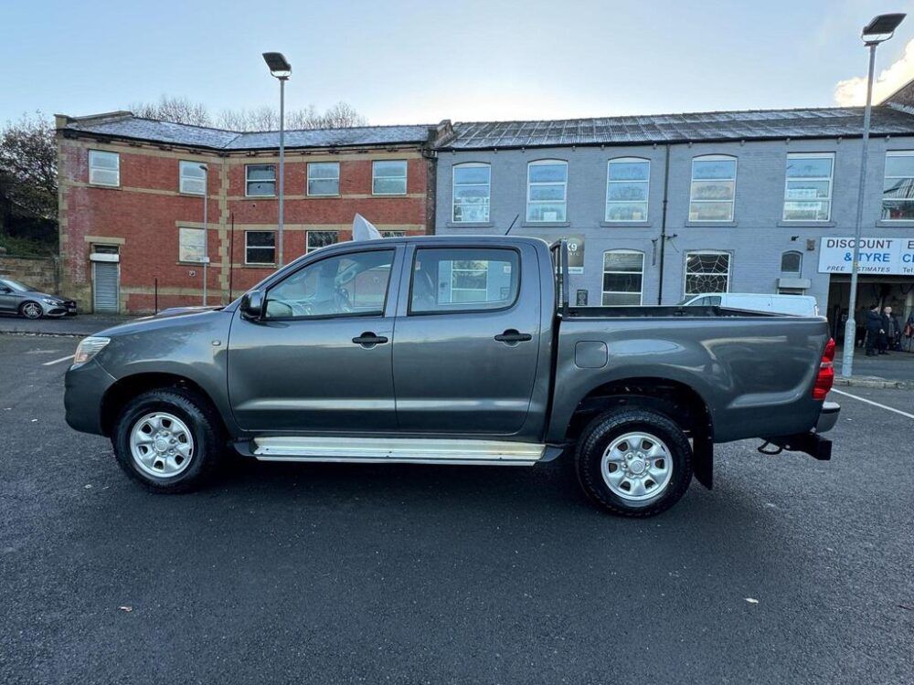 Toyota Hilux - Image 20