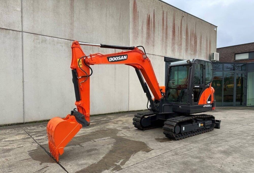 Doosan DX55-9C tracked excavator - Image 2