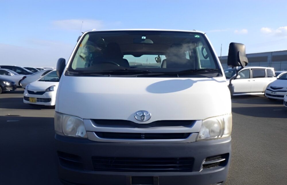 TOYOTA HIACE VAN TRH200 - Image 32