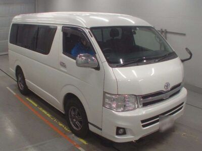TOYOTA HIACE TRH219W