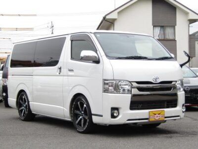 TOYOTA HIACE SUPER GL TRH200-0235619