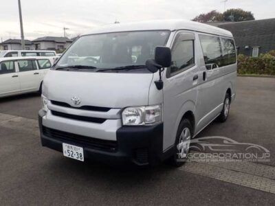 TOYOTA HIACE TRH214W