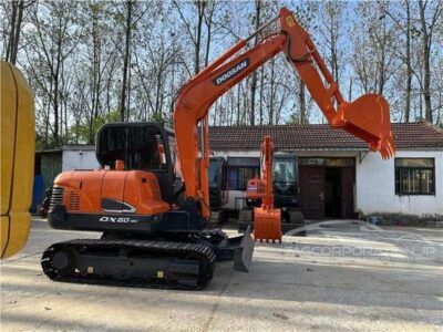 DOOSAN DX60-9 excavator