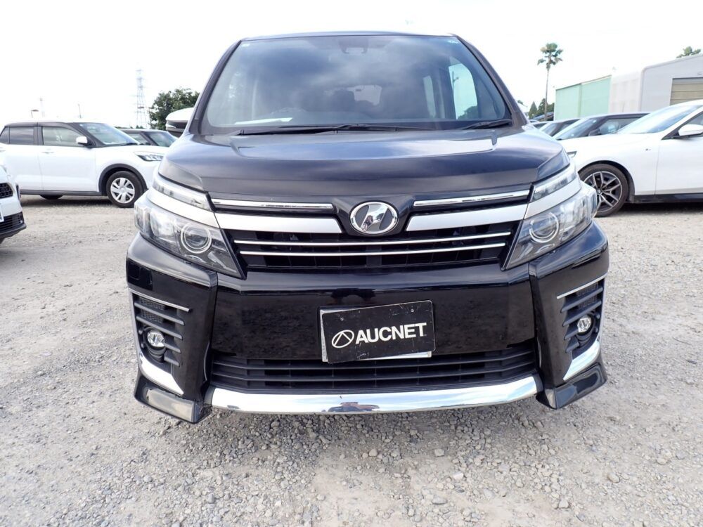 TOYOTA VOXY ZRR80W - Image 2