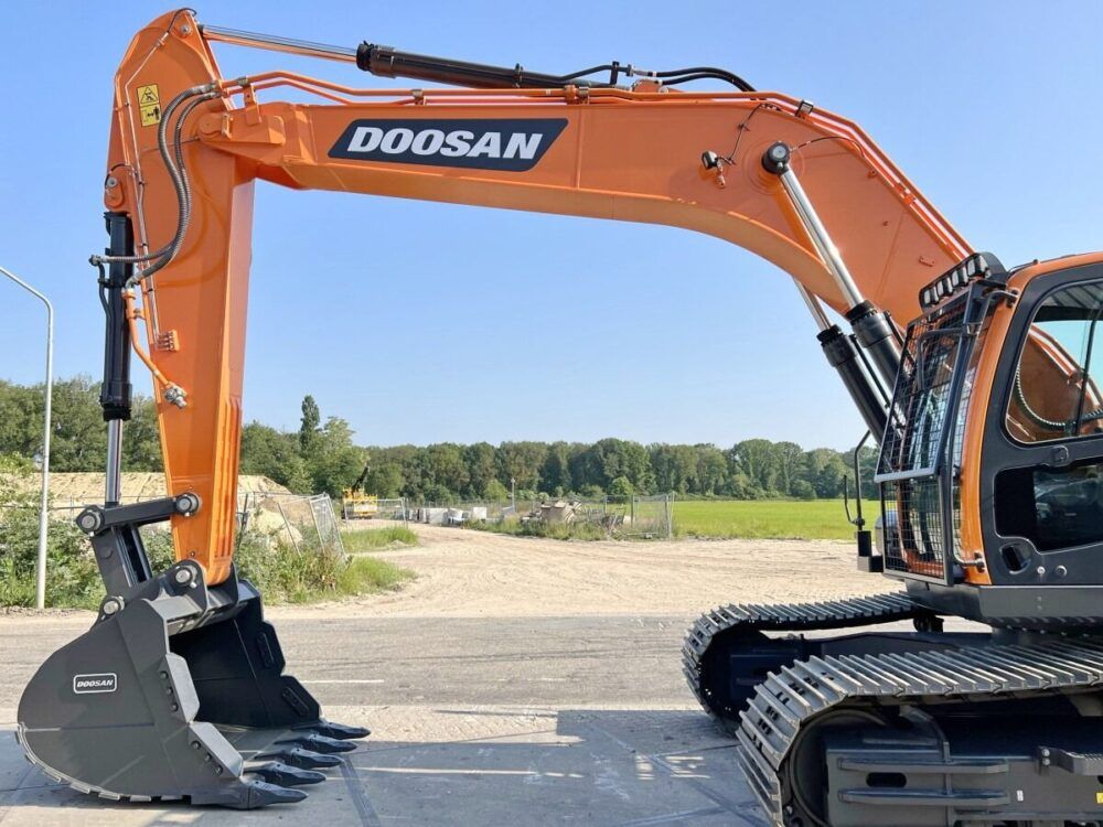 DOOSAN DX300LCA - Image 6