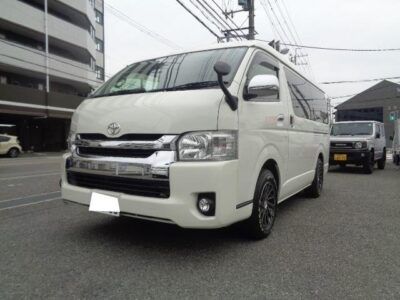 TOYOTA HIACE TRH214W