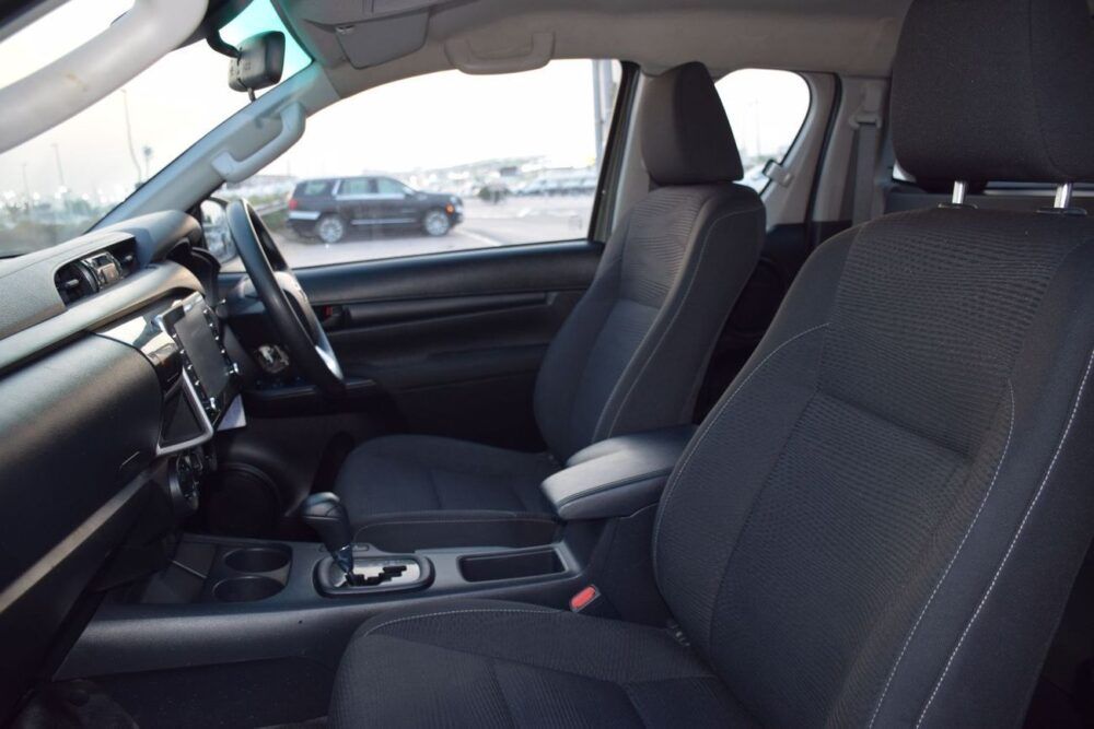 TOYOTA HILUX SMART CAB - Image 4