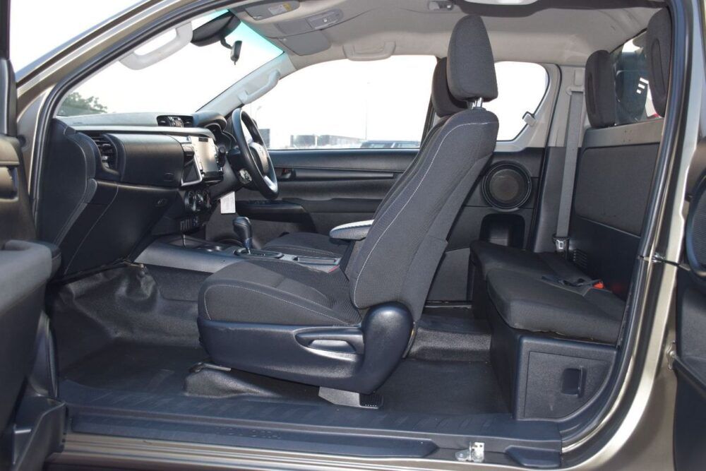 TOYOTA HILUX SMART CAB - Image 5