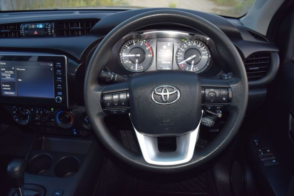 TOYOTA HILUX SMART CAB - Image 6