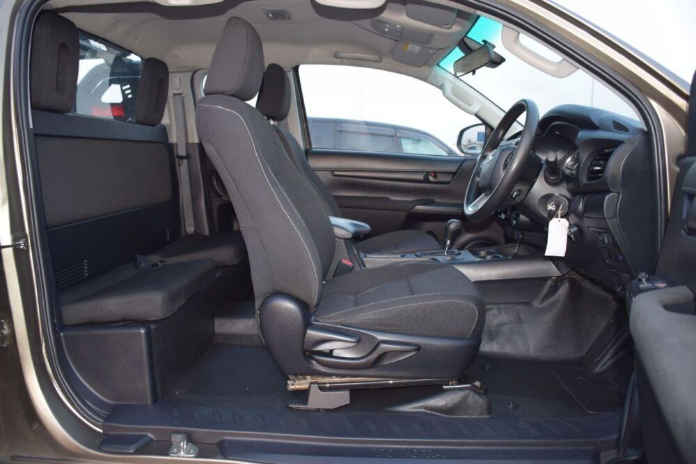 TOYOTA HILUX SMART CAB - Image 13
