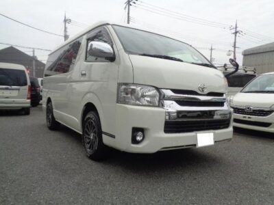 TOYOTA HIACE TRH214W
