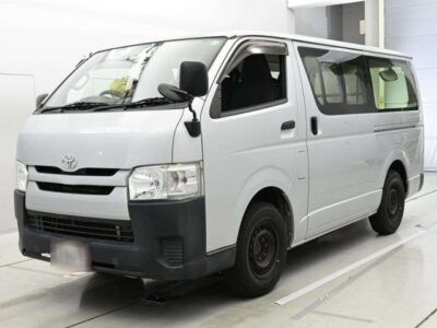TOYOTA HIACE VAN SUPER GL TRH200V