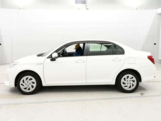 TOYOTA COROLLA AXIO - Image 3