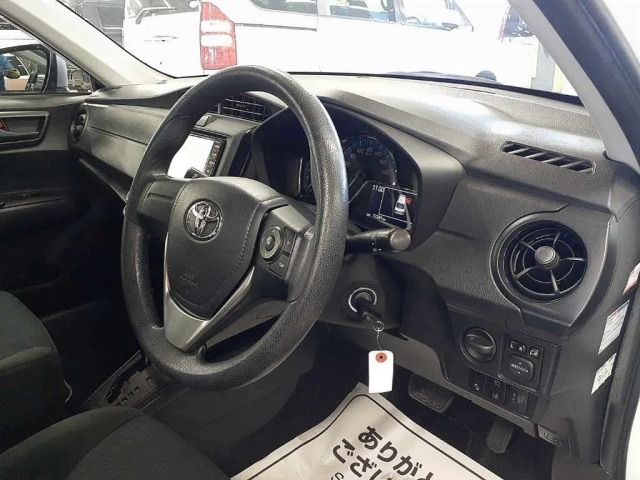 TOYOTA COROLLA AXIO - Image 9