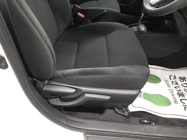 TOYOTA COROLLA AXIO - Image 10